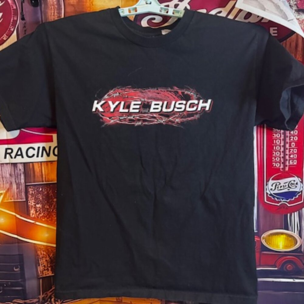 Kyle Busch Joe Gibbs Racing M&M's Racing Short Sleeve T Shirt Size Large